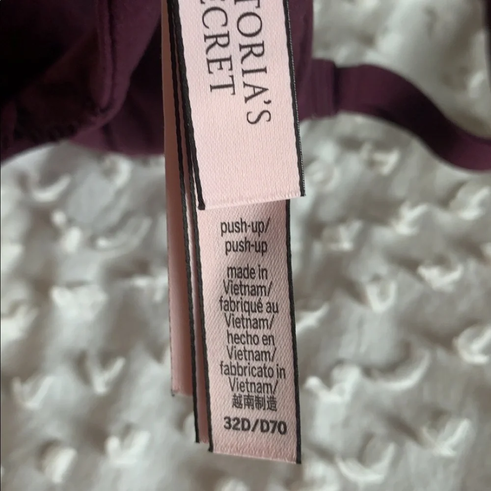 Victoria Secret Body by Victoria Push Up Bras - Picture 3 of 6